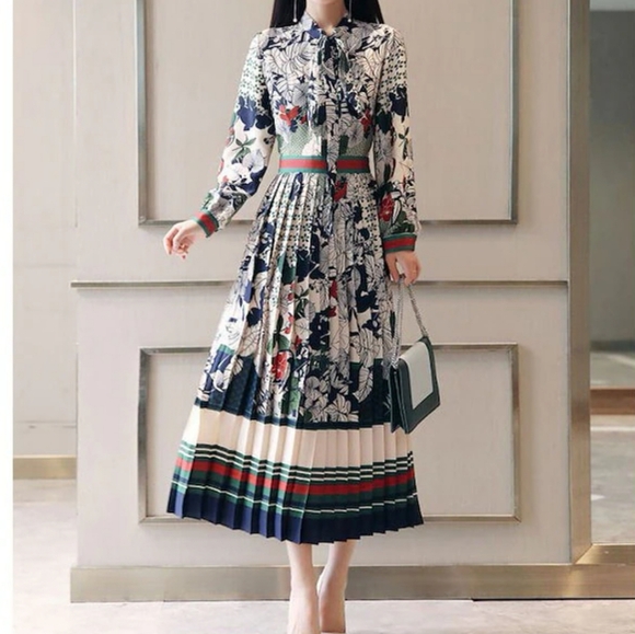 Dalia Macphee Tie Neck Printed Midi Dress Size Medium - Picture 2 of 16